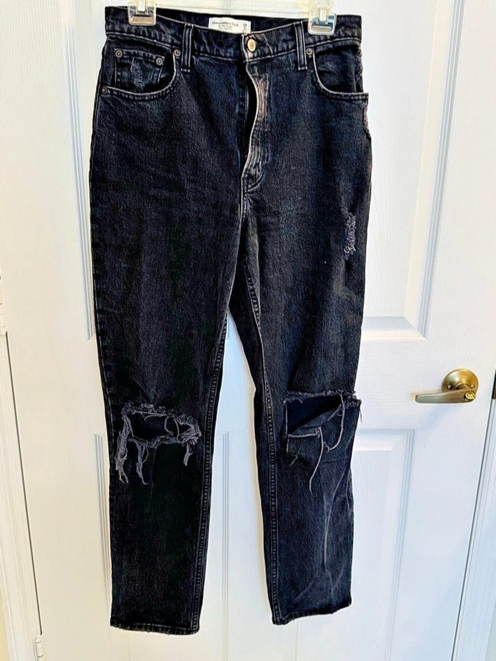 Abercrombie & Fitch The '90s Straight Ultra High Rise Distressed Black Jeans